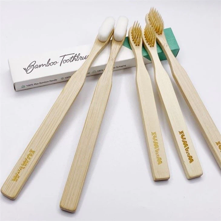 Periuță de dinți din bambus natural reciclabil